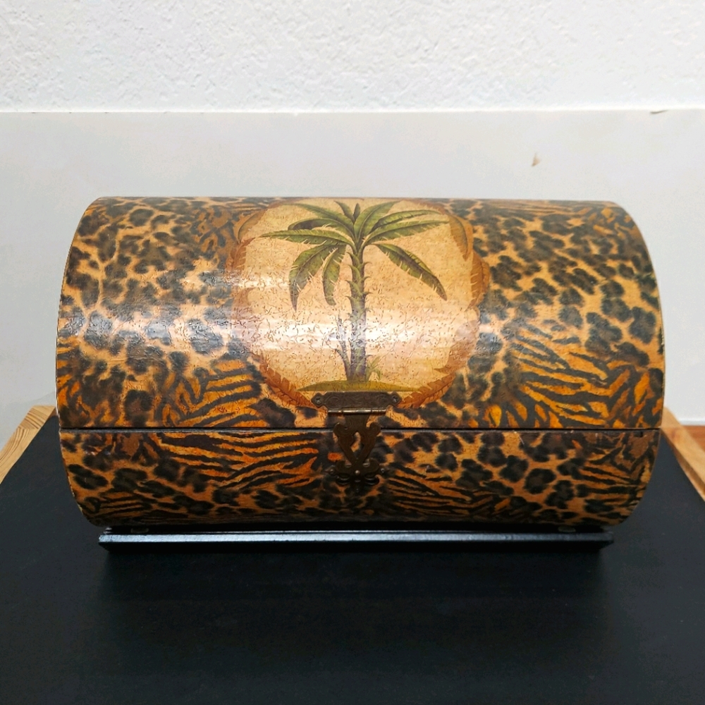 Tommy Bahama Style Chest
